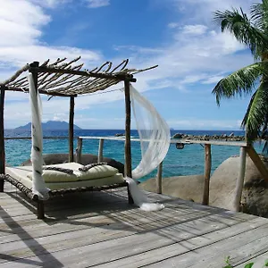 https://bliss-hotel.maheislandhotels.com